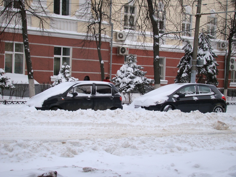 В Орловской области "разгребают" последствия снегопада