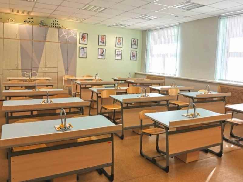 В орловские школы устроили 38 земских учителей